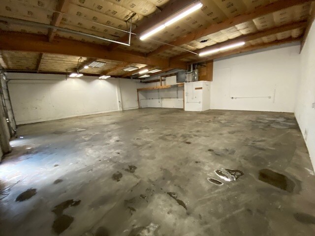 More Photos Of 12 Pamaron Way, Novato Manufacturing For Lease