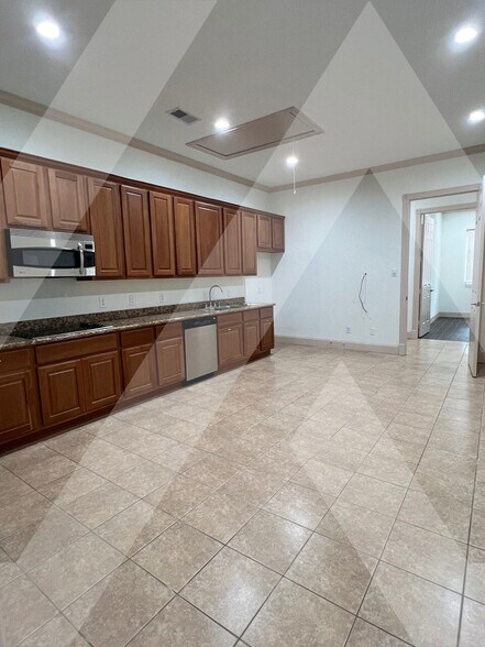 More Photos Of 1842 Snake River Rd, Katy Medical For Sale