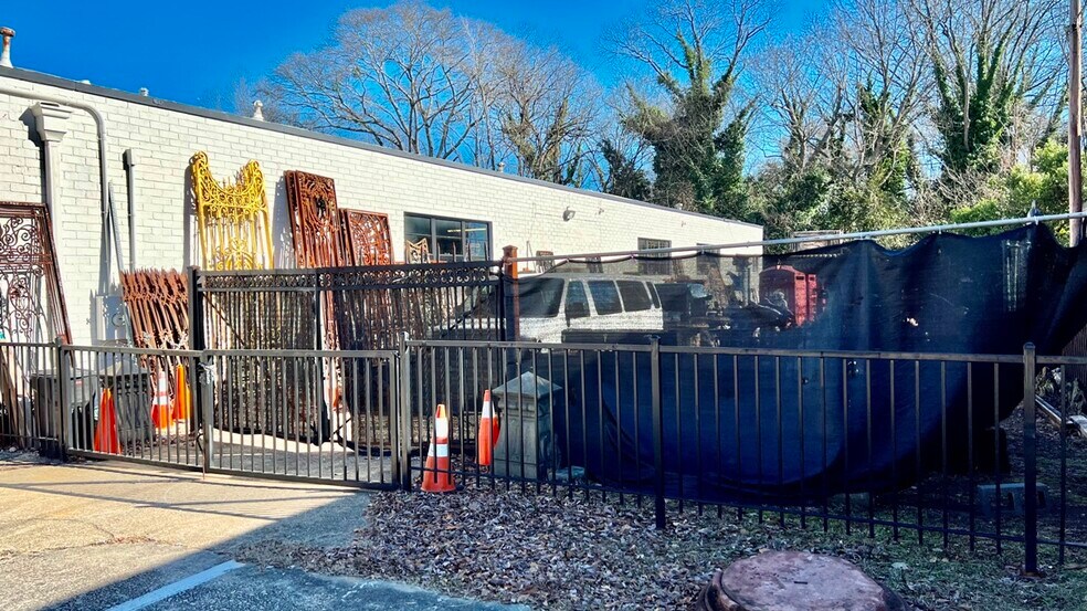 More Photos Of 2834 Church St, Atlanta Flex For Sale