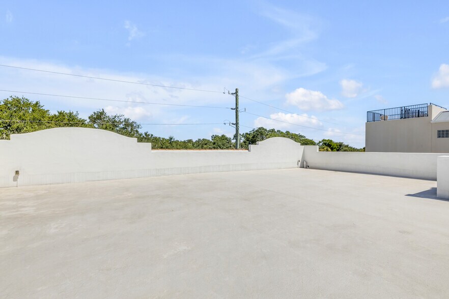More Photos Of 136 Julia St, New Smyrna Beach Flex For Sale