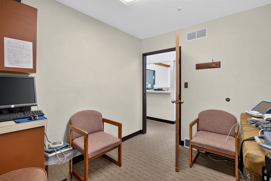 More Photos Of 2575 Spring Arbor Rd, Jackson Medical For Sale