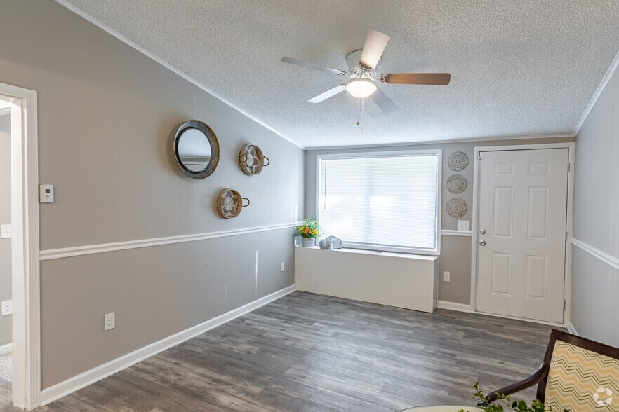 More Photos Of 1624 Norman Dr, Atlanta Apartments For Sale