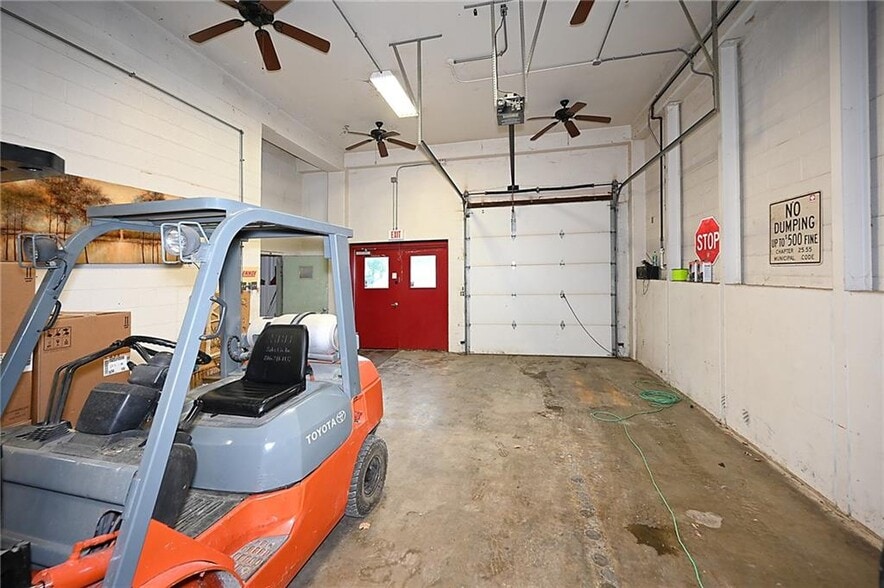 More Photos Of 205 W Brasfield St, Smithville Industrial For Sale