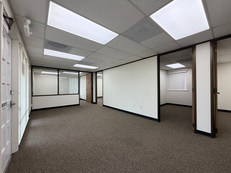 More Photos Of 911 Hacienda Dr, Vista Unknown For Lease
