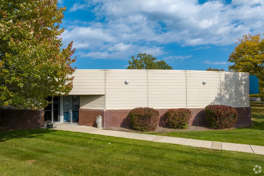 More Photos Of 37300 Dequindre Rd, Sterling Heights Medical For Lease