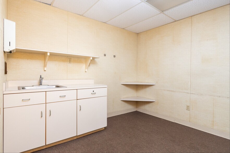 More Photos Of 2630 E Chestnut Ave, Vineland Medical For Sale