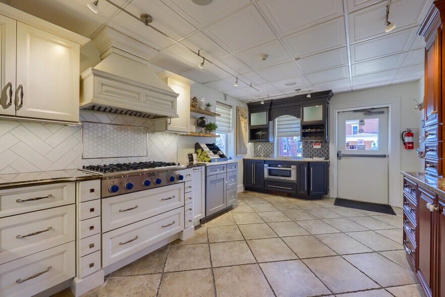 More Photos Of 2603 Lititz Pike, Lancaster General Retail For Sale