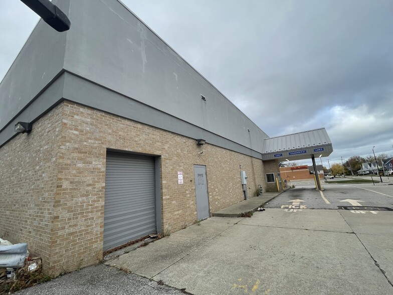 More Photos Of 2709 Broadway, Lorain Drugstore For Lease