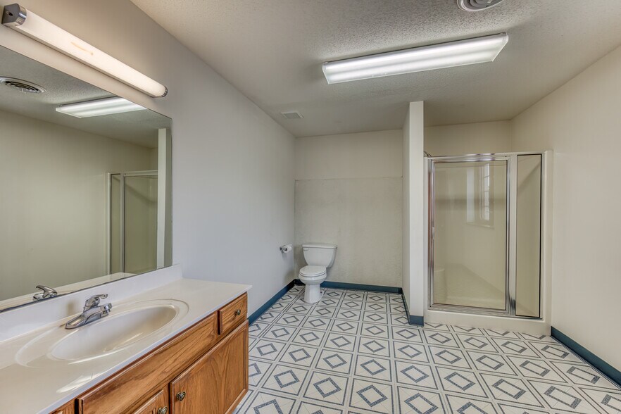 More Photos Of 3545 W Market St, Johnson City Industrial For Sale