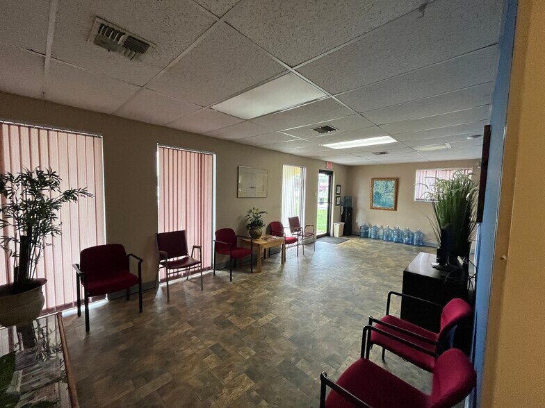 More Photos Of 6202 Presidential Ct, Fort Myers Medical For Sale