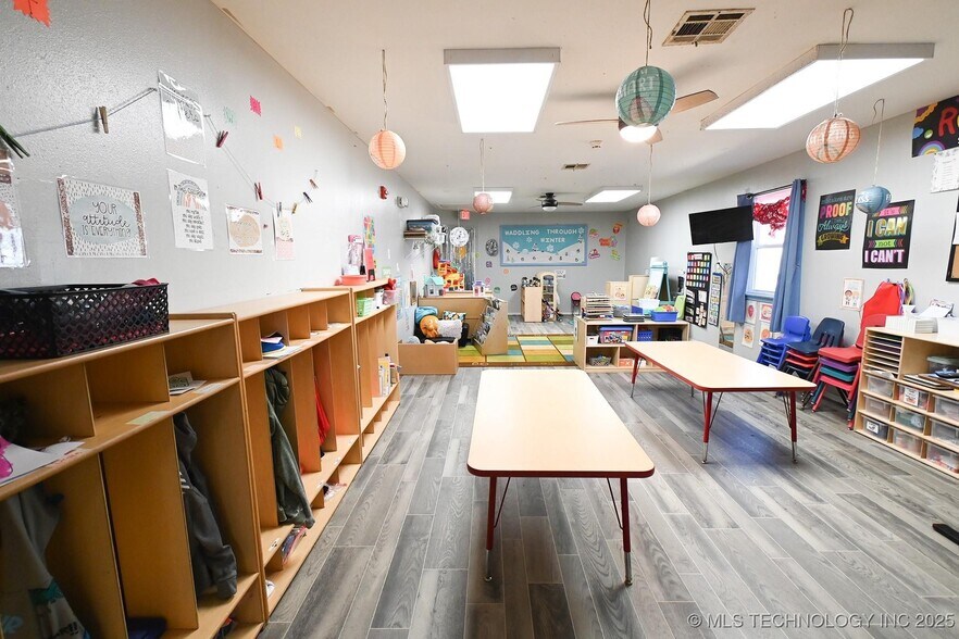 More Photos Of 1104 Campbell Rd, Warner Freestanding For Sale