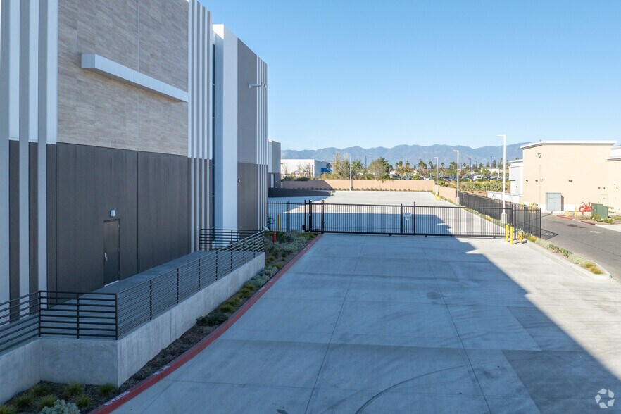 More Photos Of 1505 S Willow Ave, Rialto Industrial For Sale