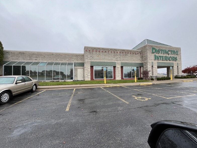 More Photos Of 2800 Outer Dr, Marion Freestanding For Lease