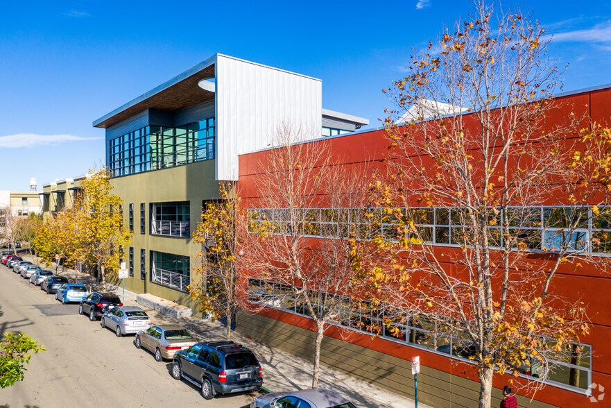More Photos Of 6550 Vallejo St, Emeryville Research And Development For Lease