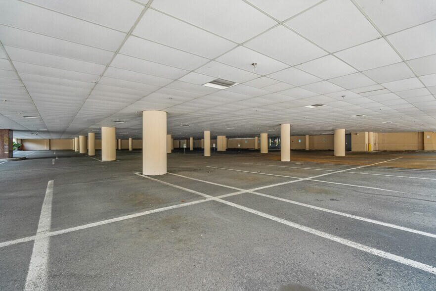 More Photos Of 1000 Sylvan Ave, Englewood Cliffs Office For Sale