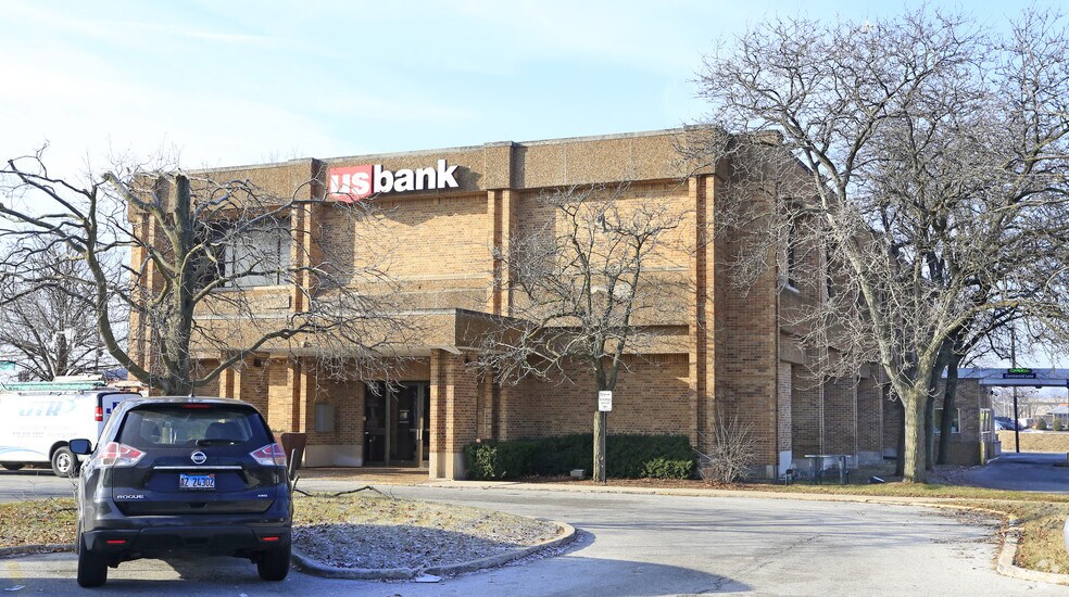 More Photos Of 4350 W Lincoln Hwy, Matteson Office For Sale
