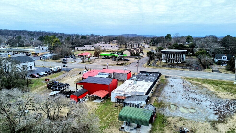 More Photos Of 925 Mill St, Pulaski Office For Sale