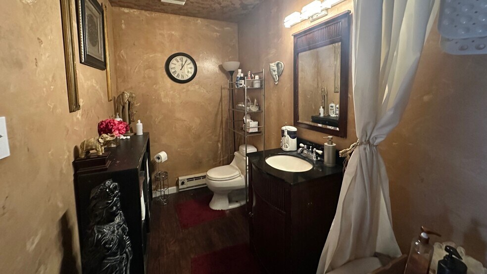 More Photos Of 537 14th St, Longview Storefront For Sale