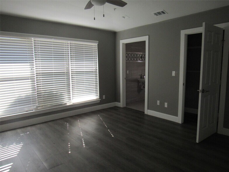 More Photos Of 9754 Amberley Dr, Dallas Assisted Living For Sale