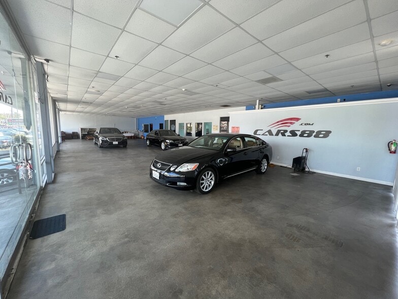 More Photos Of 910 E Whittier Blvd, La Habra Auto Dealership For Lease