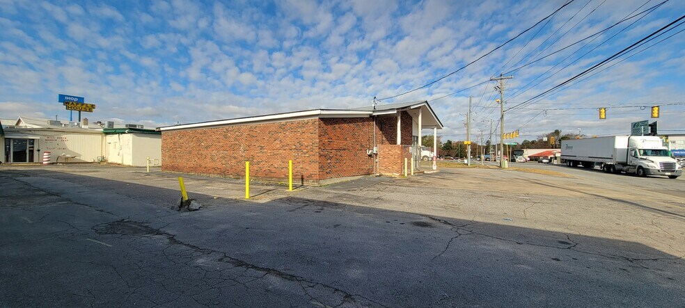 More Photos Of 8003 Warren H Abernathy Hwy, Spartanburg Freestanding For Sale