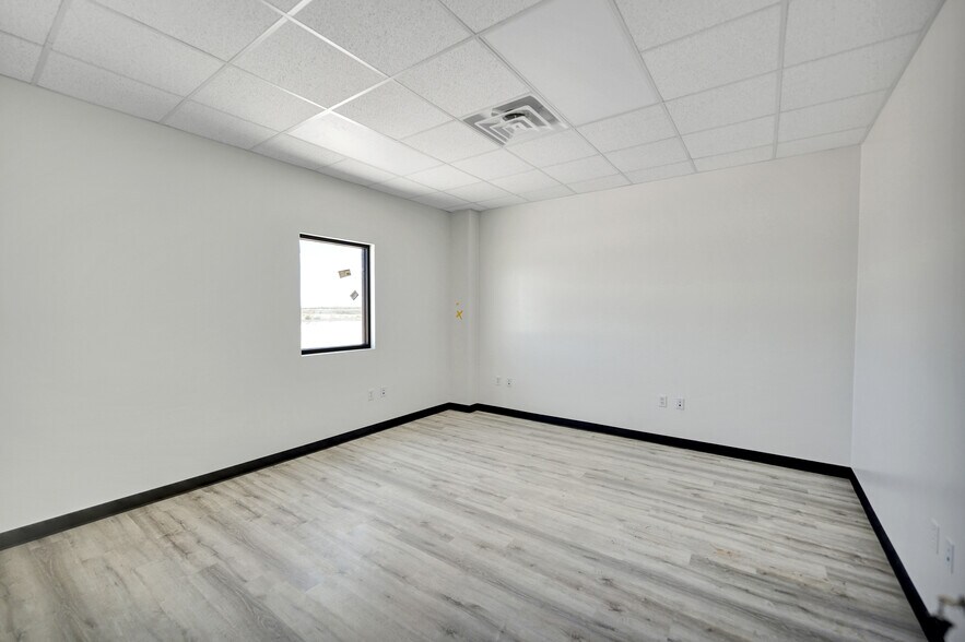 More Photos Of 5915 W. County 135 rd, Midland Warehouse For Lease