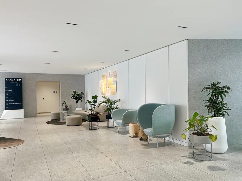 More Photos Of 1 Esplanade Miriam Makeba, Villeurbanne Office For Lease