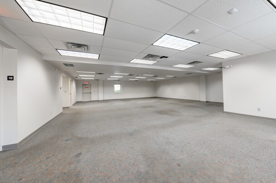 More Photos Of 11 Chenoweth Dr, Bridgeport Office For Lease