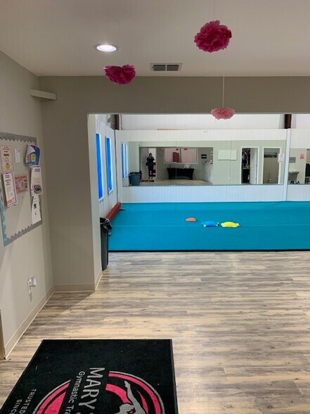 More Photos Of 2710 Main St, Ingleside Flex For Lease