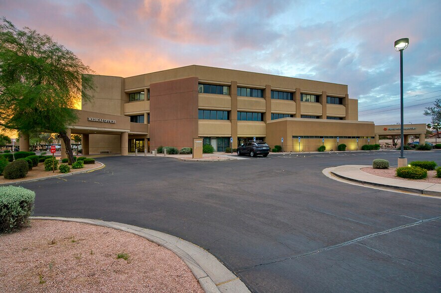 More Photos Of 4545 E Chandler Blvd, Phoenix Medical For Lease