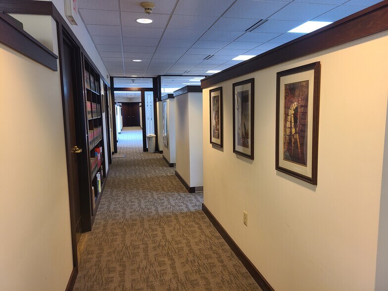More Photos Of 1400 Merrill Ave, Wausau Medical For Sale