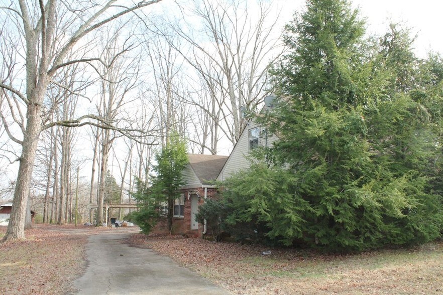 More Photos Of 2305 Fairview Blvd, Fairview Land For Lease