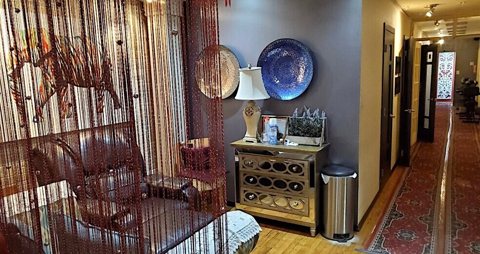 More Photos Of 4 W 28th St, New York Apartments For Lease