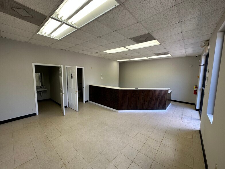 More Photos Of 4480 N Industrial Dr, Cumming Warehouse For Lease