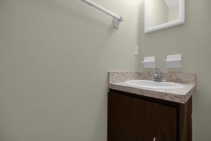 More Photos Of 1898 Baldwin Rd, Reynoldsburg Apartments For Sale