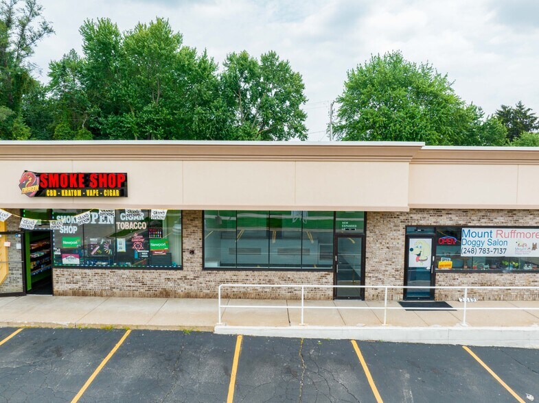 More Photos Of 2643-2661 S Lapeer Rd, Lake Orion General Retail For Sale