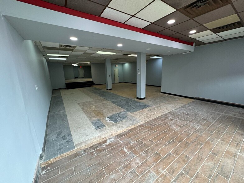 More Photos Of 1001-1003 Bergen St, Newark Storefront Retail Residential For Lease