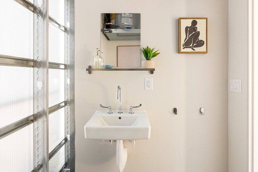 More Photos Of 161 N Garden St, Ventura Apartments For Sale