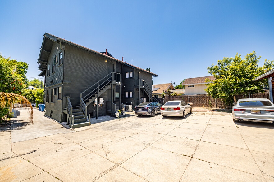 More Photos Of 1807 Montana St, Los Angeles Apartments For Sale
