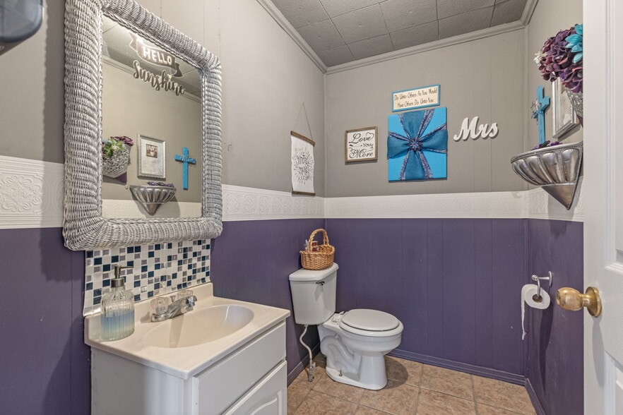 More Photos Of 207 S Bixby St, Coweta Religious Facility For Sale