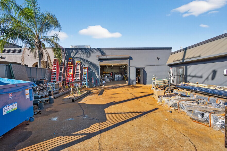 More Photos Of 7225 Fulton Ave, North Hollywood Warehouse For Sale