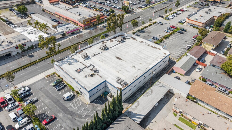 More Photos Of 7859 Firestone Blvd, Downey Drugstore For Lease