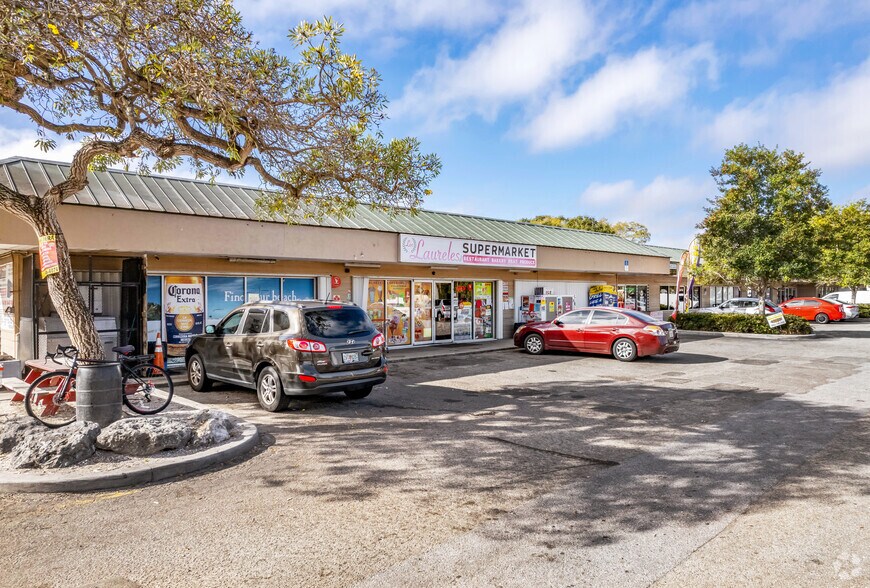 Primary Photo Of 2424 E Manatee Ave, Bradenton Storefront For Lease