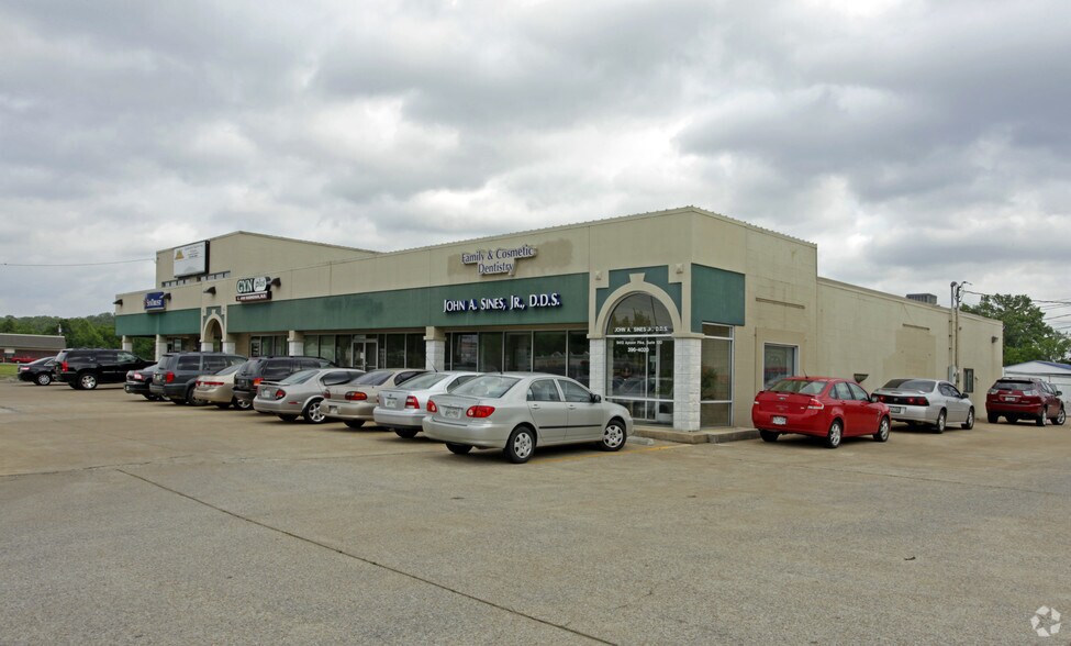 Primary Photo Of 9409 Apison Pike, Ooltewah Storefront For Lease