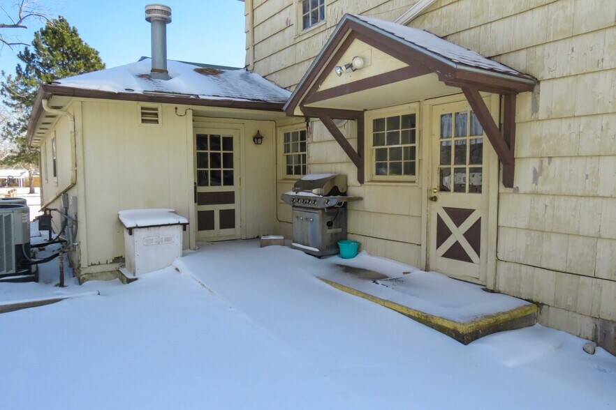 More Photos Of 1245 S Fabrique Dr, Wichita Flex For Sale