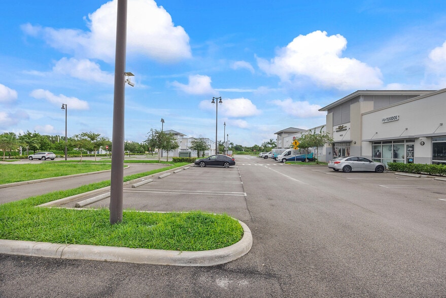 More Photos Of 1400-1420 NE 8th St, Homestead Storefront For Lease