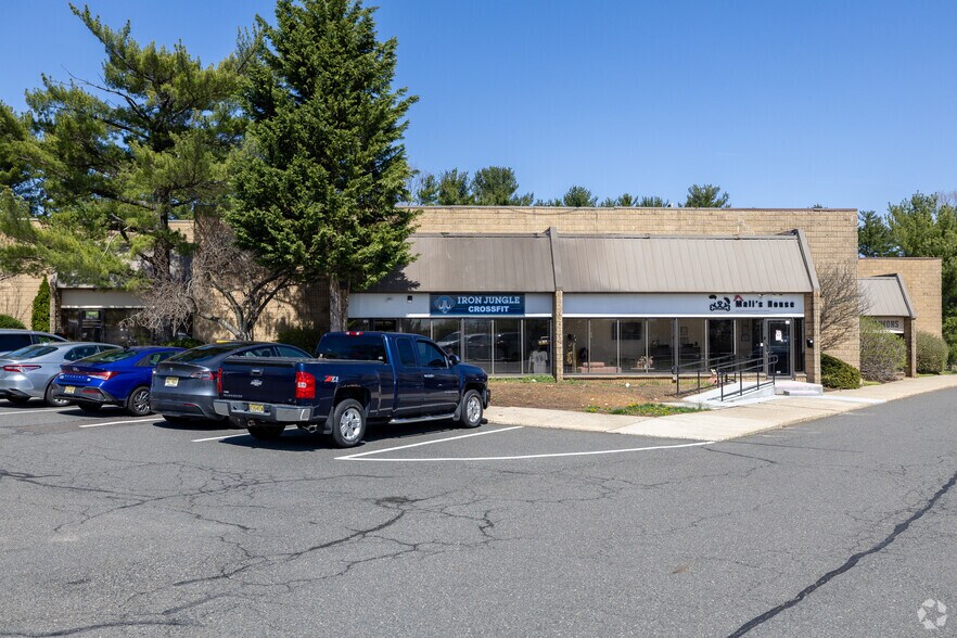 More Photos Of 1273 N Church St, Moorestown Distribution For Lease