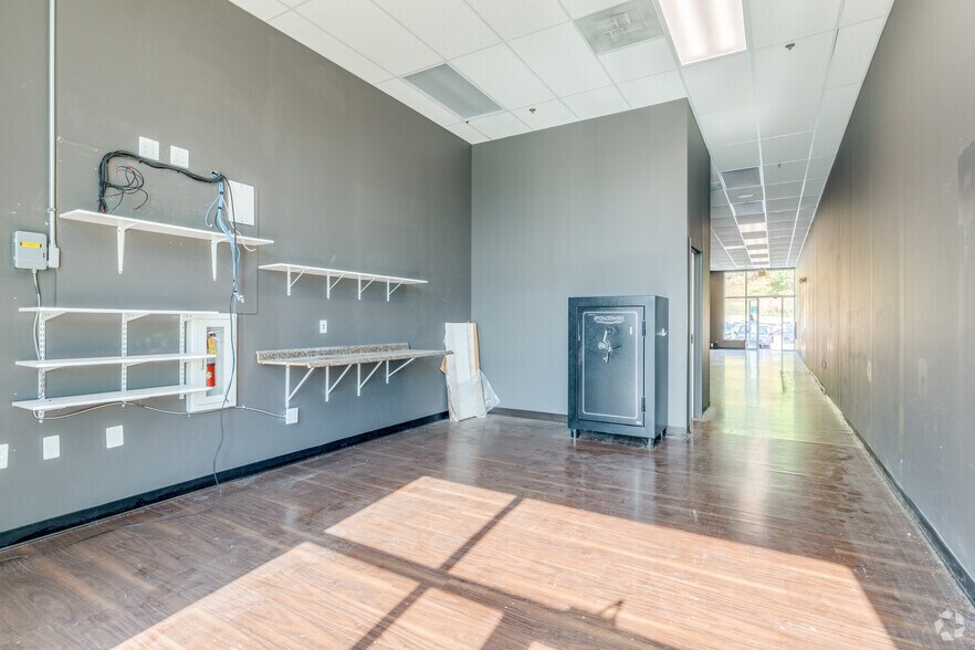 More Photos Of 2510-2520 Quarry Lake Dr, Baltimore Unknown For Lease