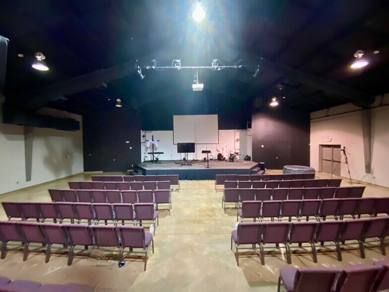 More Photos Of 4733 Valleydale Rd, Birmingham Religious Facility For Sale