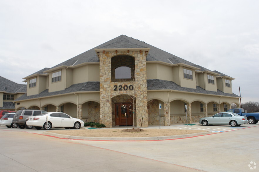 Primary Photo Of 2200 Pool Rd, Grapevine Office For Lease